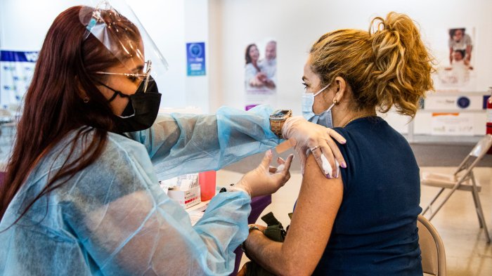 Amid Signs of a Covid Uptick, Researchers Brace for the ‘New Normal ... Booster shot covid infection