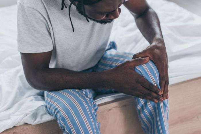 Knee pain when sitting