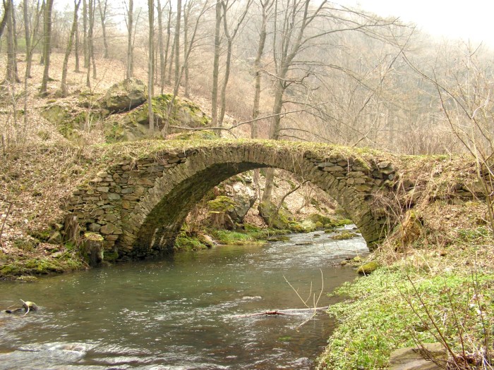 File:Most přes Vrchlici.jpg Most common location for eczema