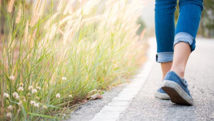 Benefits of walking: How to build lean muscle by walking | HealthShots Incline walking vs running